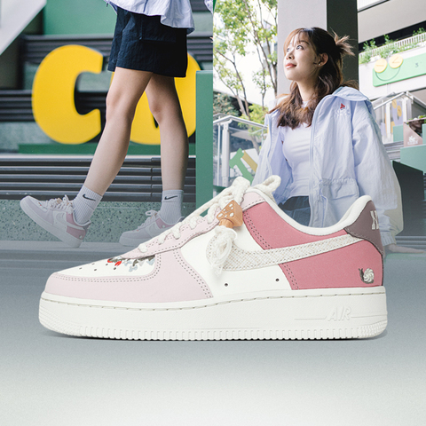 NIKE耐克2025女子WMNS AIR FORCE 1 '07 LX休闲IB8874-111