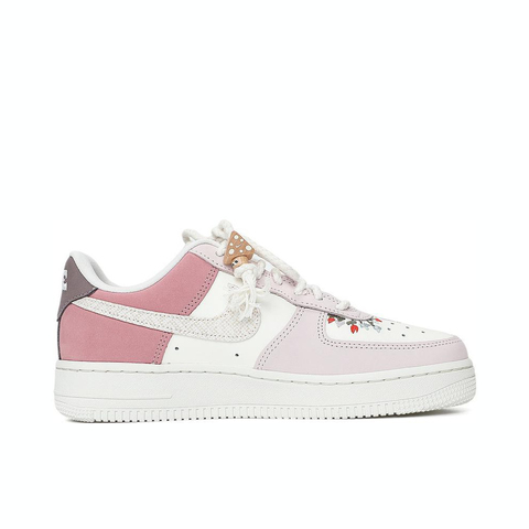 NIKE耐克2025女子WMNS AIR FORCE 1 '07 LX休闲IB8874-111