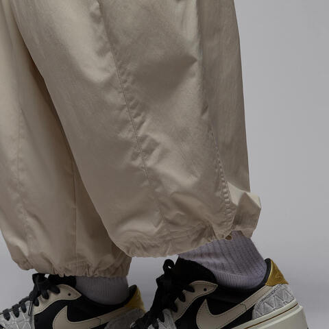 NIKE耐克2025女子AS W J FLT CHICAGO PARA PANT梭织长裤HM6145-104