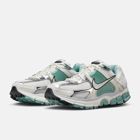 NIKE耐克2025女子W NIKE ZOOM VOMERO 5休闲HF1877-101