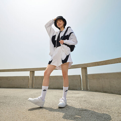 NIKE耐克2025女子AS W NSW LOGO OS TRACK JKT梭织无帽外套HV4108-100