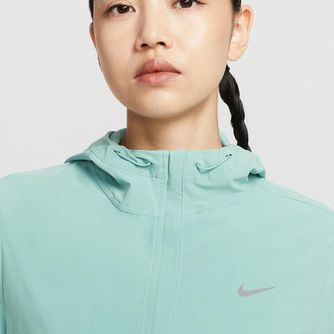 NIKE耐克2025女子AS W NK SWIFT RPL PKBL JKT梭织连帽外套HQ0651-017