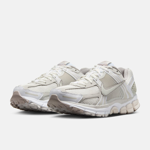 NIKE耐克2025女子W NIKE ZOOM VOMERO 5休闲FJ2028-107