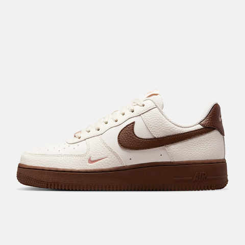 NIKE耐克2025女子W AIR FORCE 1 '07休闲IM3378-122