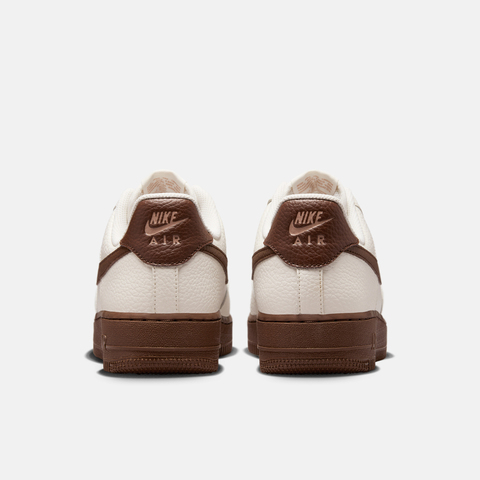 NIKE耐克2025女子W AIR FORCE 1 '07休闲IM3378-122