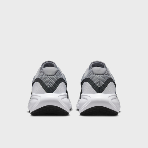 NIKE耐克2025男子NIKE REVOLUTION 8跑步HJ9198-004