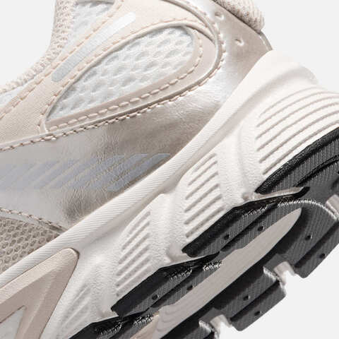 NIKE耐克2025男大童NIKE V5 RNR (GS)儿童HQ6411-102