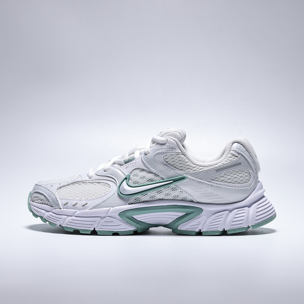 NIKE耐克2025女子W NIKE V5 RNR休闲HQ7901-106