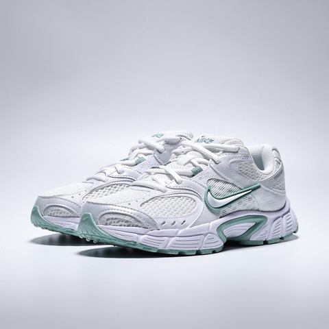 NIKE耐克2025女子W NIKE V5 RNR休闲HQ7901-106