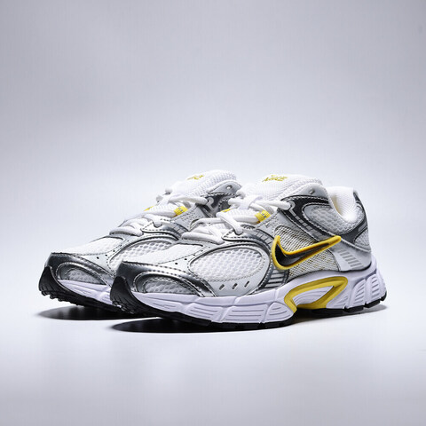 NIKE耐克2025女子W NIKE V5 RNR休闲HQ7901-105