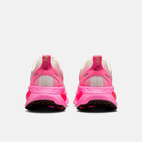 NIKE耐克2025男子NIKE VOMERO 18 CM跑步IB7315-100