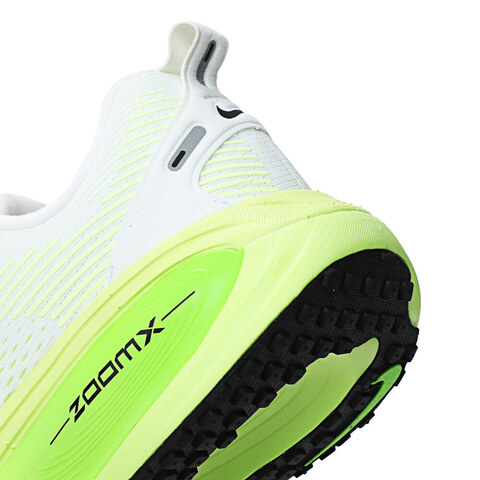 NIKE耐克2025女子W NIKE VOMERO 18跑步HM6804-102