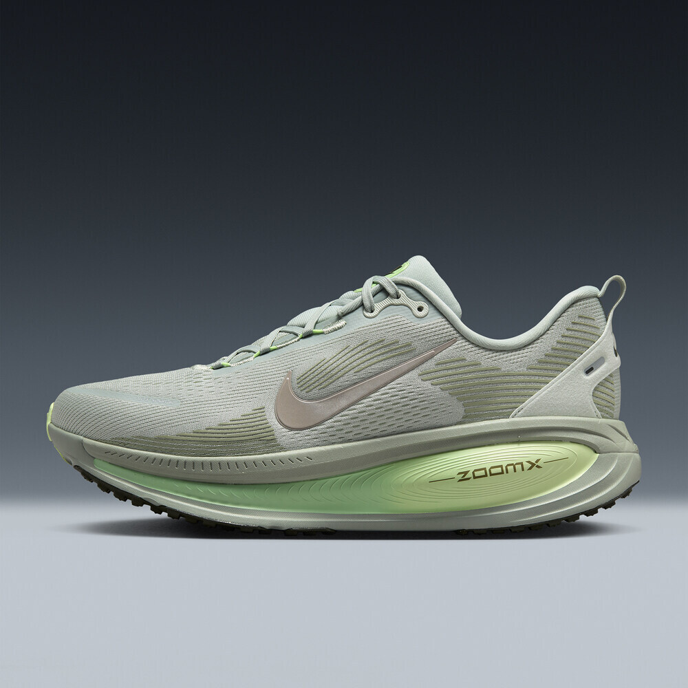 NIKE耐克2025男子NIKE VOMERO 18跑步HM6803-002