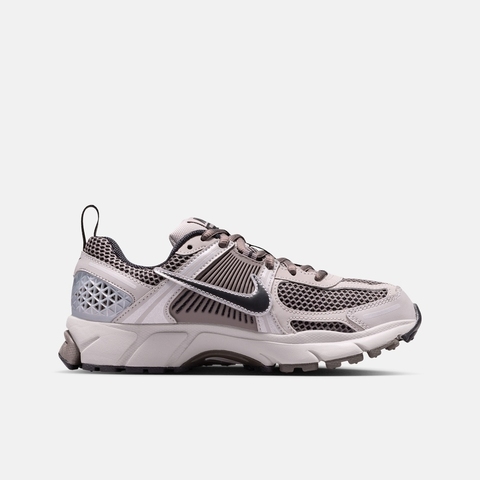 NIKE耐克2025男大童VOMERO 5 (GS)儿童HF6998-010