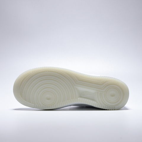 NIKE耐克2025女子W AIR FORCE 1 '07休闲IH3204-100