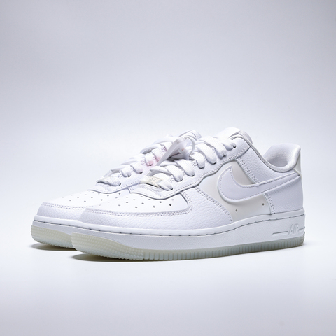 NIKE耐克2025女子W AIR FORCE 1 '07休闲IH3204-100