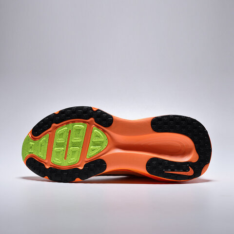 NIKE耐克2025男子NIKE VOMERO 18跑步HM6803-700