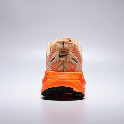 NIKE耐克2025男子NIKE VOMERO 18跑步HM6803-700