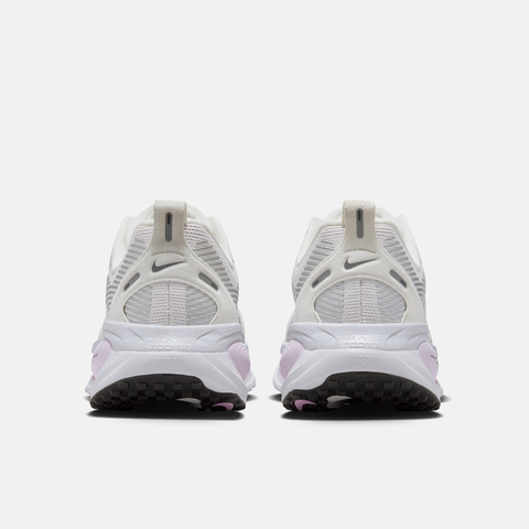 NIKE耐克2025女子W NIKE VOMERO 18跑步IM2503-133