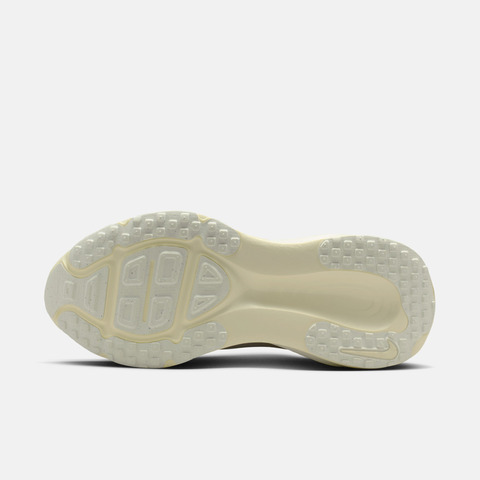 NIKE耐克2025女子W NIKE VOMERO 18跑步HM6804-110