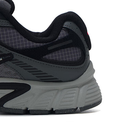 NIKE耐克2025男子NIKE V5 RNR SE休闲IM6769-068