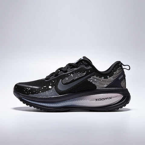 NIKE耐克2025女子W NIKE VOMERO 18 SE跑步HV1779-001