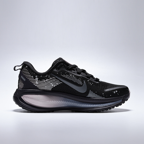 NIKE耐克2025女子W NIKE VOMERO 18 SE跑步HV1779-001