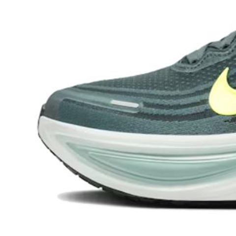 NIKE耐克2025男子NIKE VOMERO PLUS跑步HV8150-300