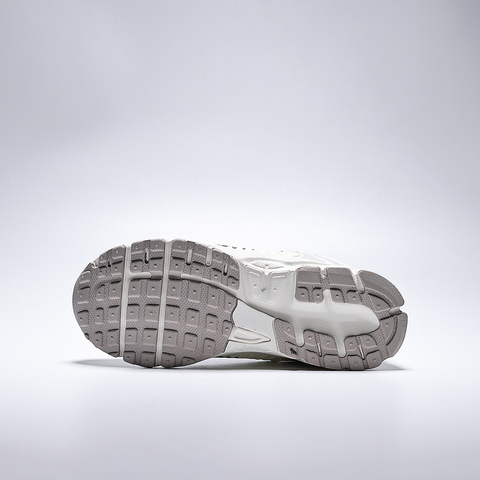 Nike KidsNike Kids2025男小童VOMERO 5 (PS)儿童HF6999-108