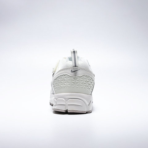 Nike KidsNike Kids2025男小童VOMERO 5 (PS)儿童HF6999-108