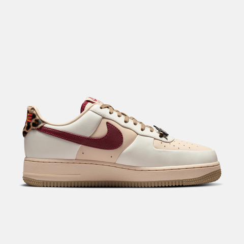 NIKE耐克2025女子WMNS AIR FORCE 1 '07休闲IM7510-262