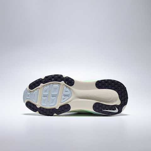 Nike KidsNike Kids2025大童NIKE VOMERO 18 (GS)儿童IM6706-150