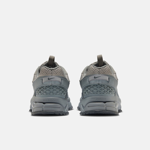 NIKE耐克2025男子NIKE ZOOM VOMERO ROAM休闲HV6901-001