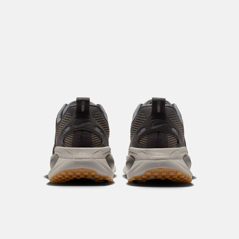 NIKE耐克2025男子NIKE VOMERO 18跑步HM6803-215