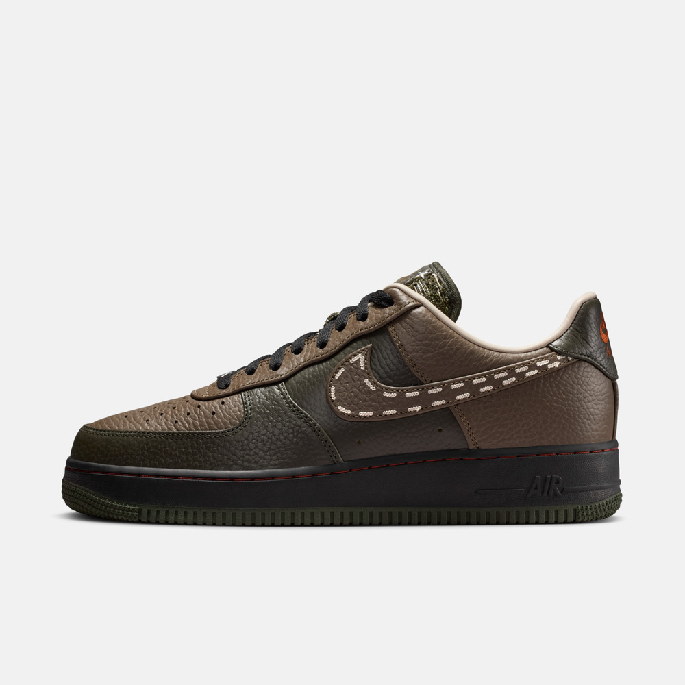 NIKE耐克2026男子AIR FORCE 1 '07休闲IQ1122-320