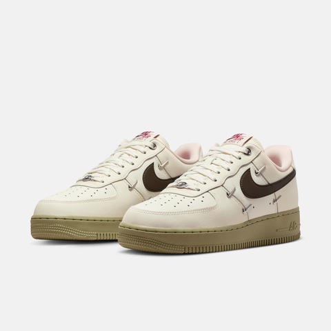 NIKE耐克2026女子WMNS AIR FORCE 1 '07 LX休闲IQ9802-022