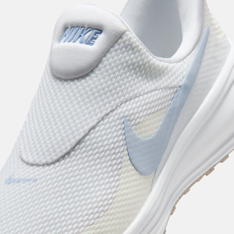 NIKE耐克2026女子W NIKE REVOLUTION 8 EASYON跑步HQ2415-102