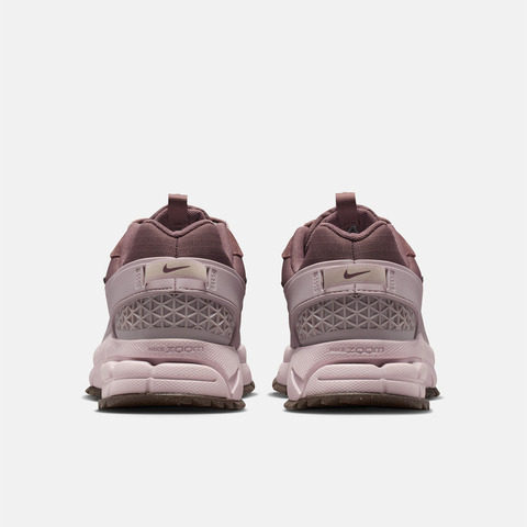 NIKE耐克2026女子W NIKE ZOOM VOMERO ROAM休闲HQ2181-501