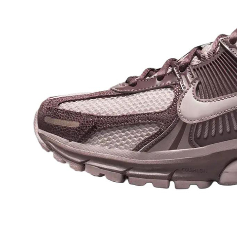 NIKE耐克2026女子W NIKE ZOOM VOMERO 5休闲II6236-500