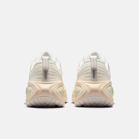 NIKE耐克2026女子W NIKE VOMERO PLUS ESS跑步IO9916-100