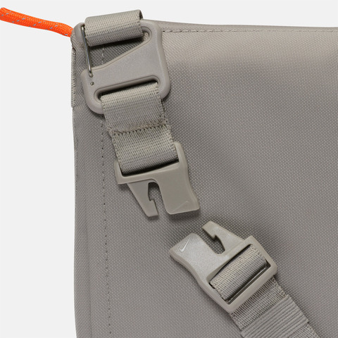 NIKE耐克2026中性ACG DAYMAX CROSSBODY斜背包HJ8180-009