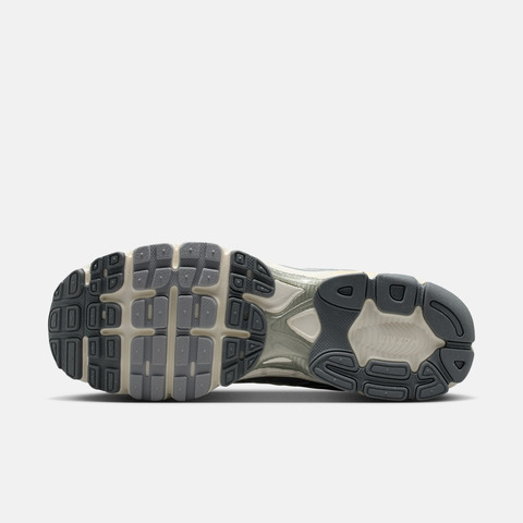 NIKE耐克2026男子NIKE AIR MAX MOTO 2K休闲IQ7592-077