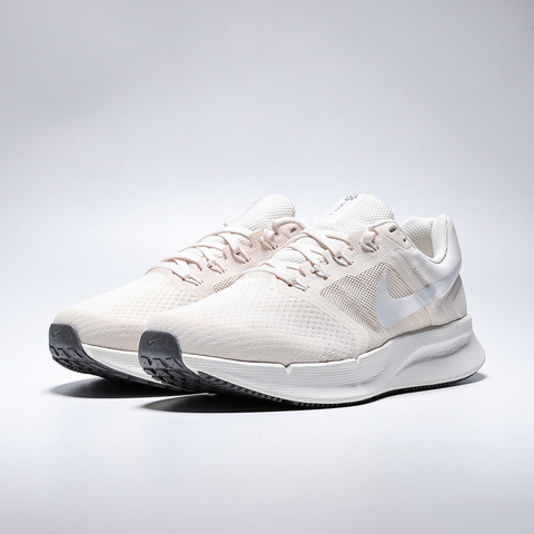 NIKE耐克2026女子W NIKE RUN SWIFT 3跑步DR2698-111