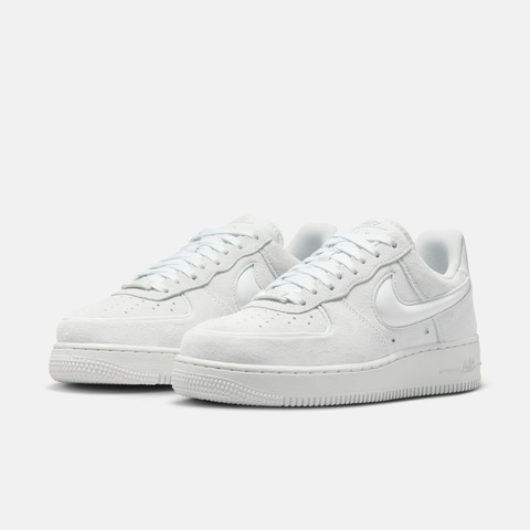 NIKE耐克2026女子W AIR FORCE 1 '07休闲HV4406-100