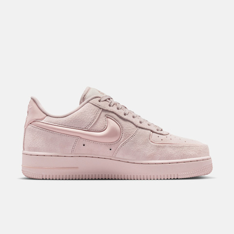 NIKE耐克2026女子W AIR FORCE 1 '07休闲HV4406-601