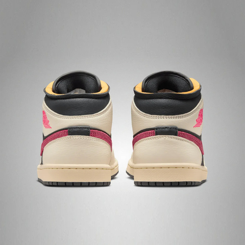 JordanJordan2026女子WMNS AIR JORDAN 1 MID SE EDG乔丹IB7007-107