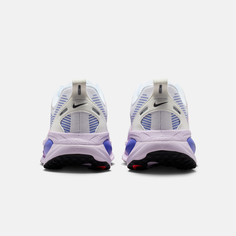 NIKE耐克2026女子W NIKE VOMERO 18跑步HM6804-112