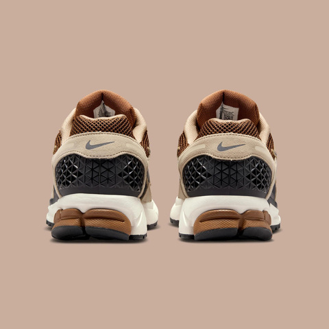 NIKE耐克2026男子NIKE ZOOM VOMERO 5休闲HF1553-202