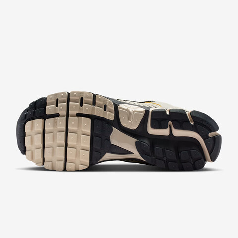 NIKE耐克2026男子NIKE ZOOM VOMERO 5休闲FJ4151-008