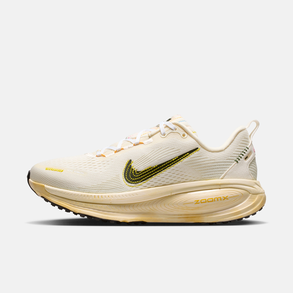 NIKE耐克2026女子W NIKE VOMERO 18跑步IQ1155-101